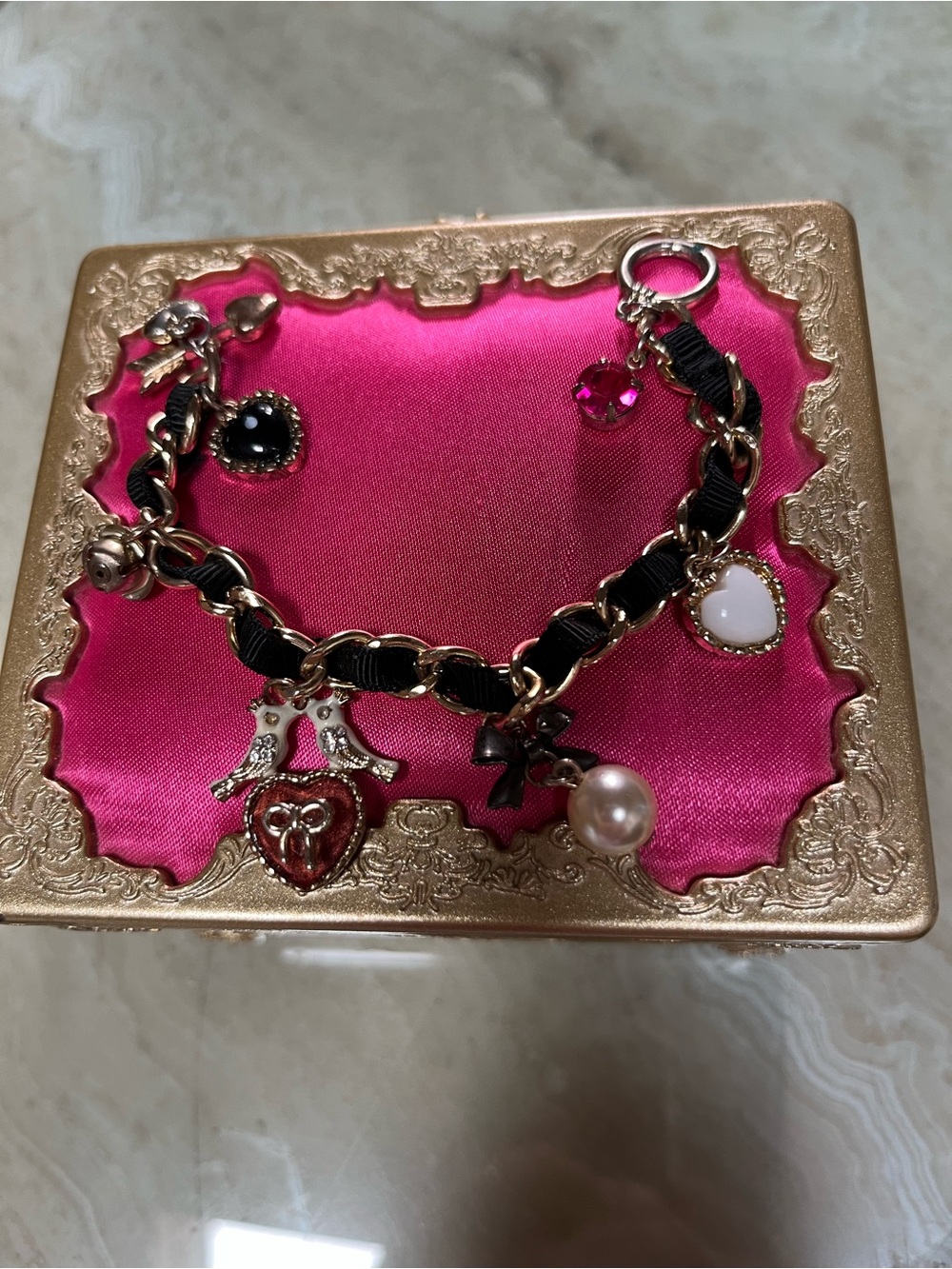 Rare Vintage Betsey Johnson Y2K Love Birds Toggle Charm Bracelet